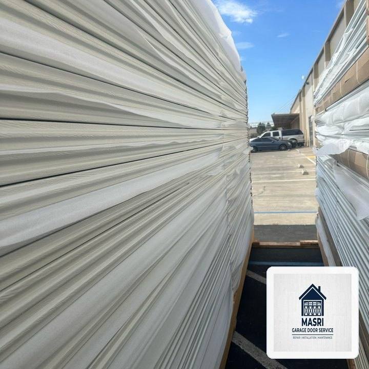 Masri Garage Door Service Dispatch in Sunnyvale (Mesquite Area): Heavy-Duty EPDM Perimeter & Bottom Seal Weatherproofing - Sunnyvale, TX